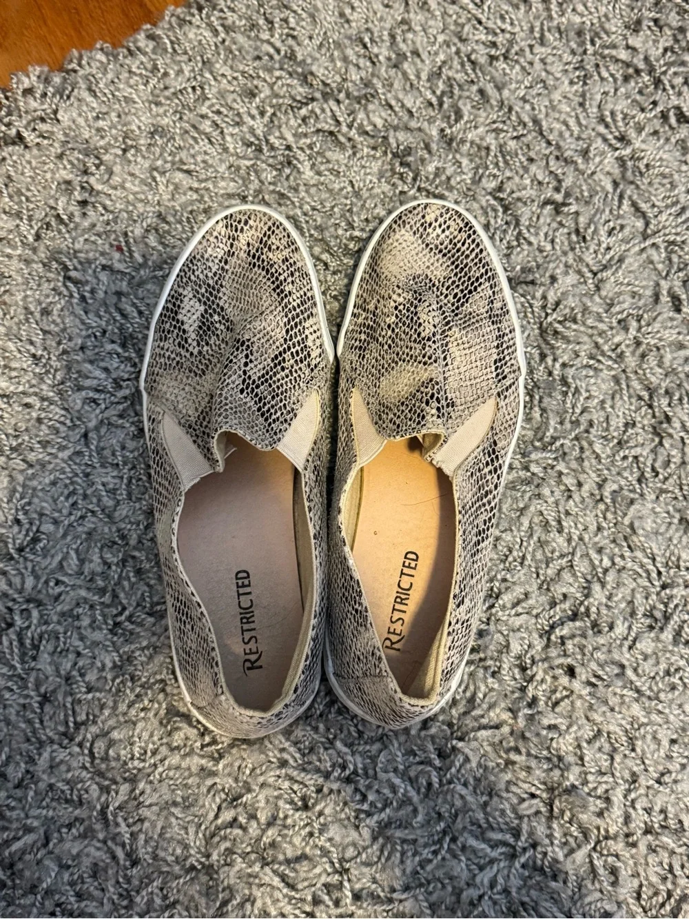 Shoes - Picture 3 of 4